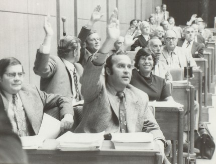 4. Schwickert stimmt für das Bielefeld Gesetz Nr. 1_